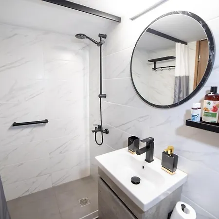 Urban Maison Apartamento Larissa