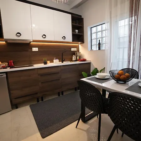 Urban Maison Appartamento Larissa