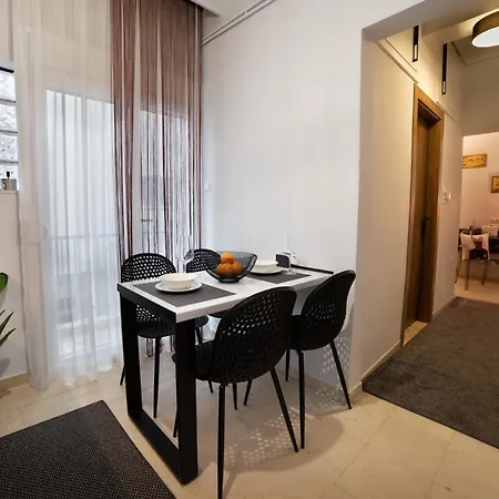 Urban Maison Appartamento Larissa